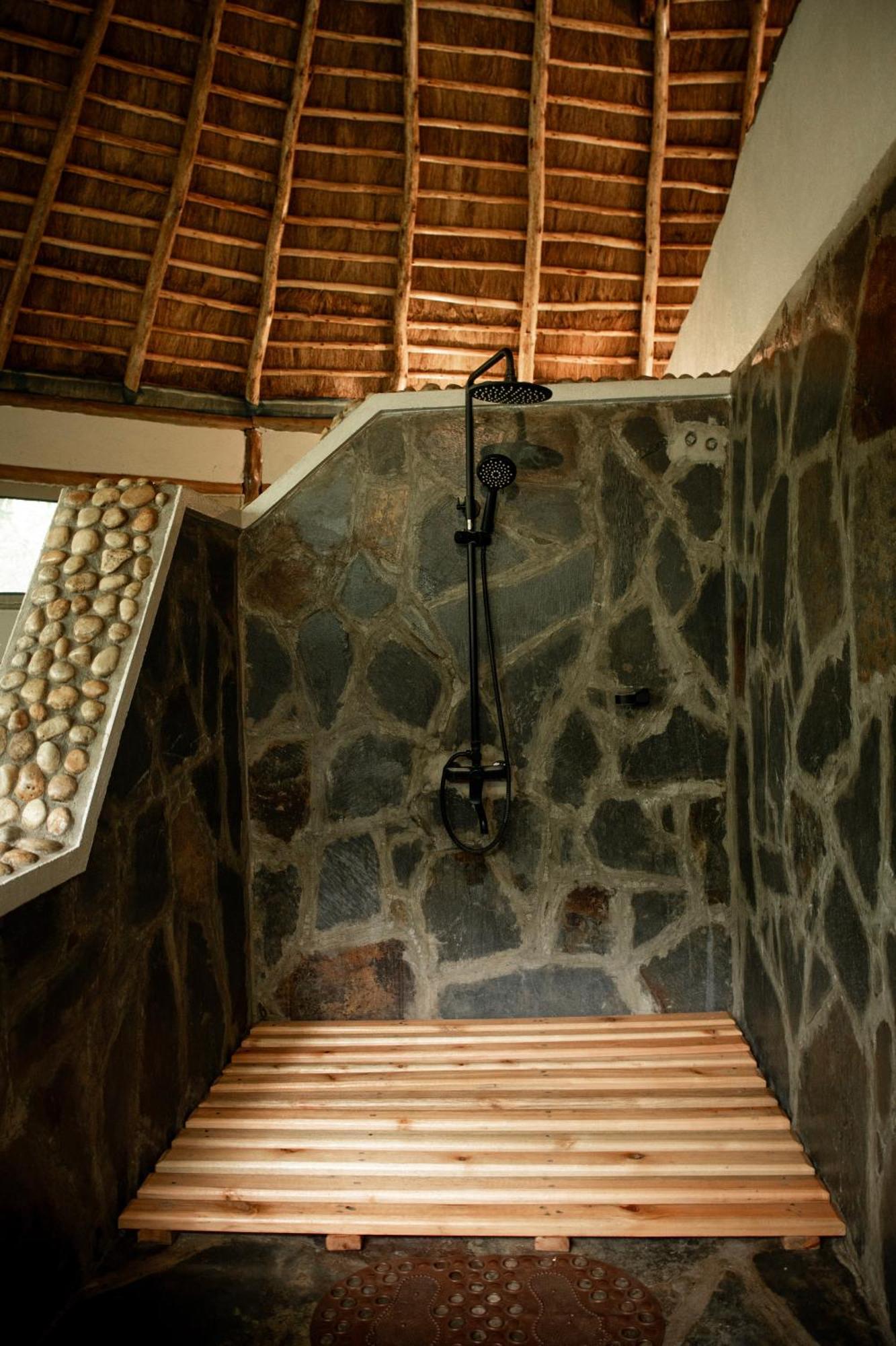 Embogo Safari Lodges Katoke Luaran gambar